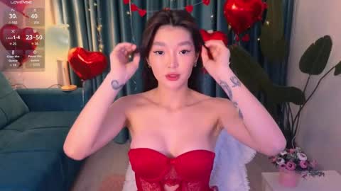 Snapshot of hey_herbal chatting on February 2025 02:31:02 PM Audrey online show from February 2025 02:31:02 PM
