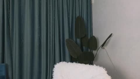 Snapshot of hey_herbal chatting on March 2025 06:00:02 PM Audrey online show from March 2025 06:00:02 PM
