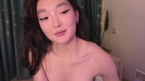 Snapshot of hey_herbal chatting on March 2025 03:12:02 PM Audrey online show from March 2025 03:12:02 PM