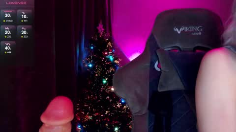 Snapshot of hey_nora_ chatting on December 2024 02:25:02 AM  Nora  online show from December 2024 02:25:02 AM