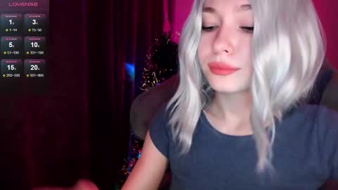 Snapshot of hey_nora_ chatting on December 2024 09:20:01 PM  Nora  online show from December 2024 09:20:01 PM
