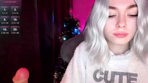 Snapshot of hey_nora_ chatting on December 2024 03:13:01 PM  Nora  online show from December 2024 03:13:01 PM
