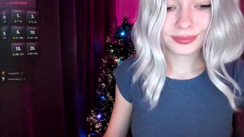 Snapshot of hey_nora_ chatting on February 2025 11:49:01 PM  Nora  online show from February 2025 11:49:01 PM