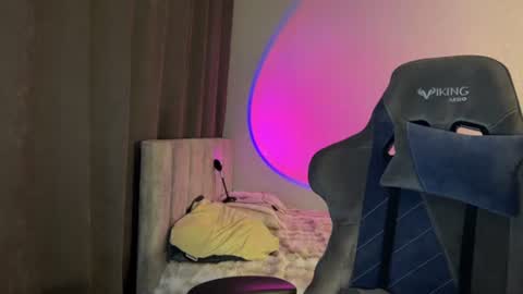  Nora  online show from June 2026 03:05:01 AM