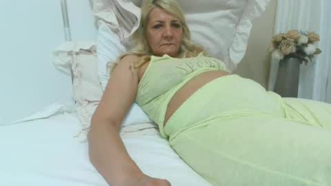 Snapshot of heyheygrey chatting on July 2026 03:25:01 PM Heyheygrey online show from July 2026 03:25:01 PM