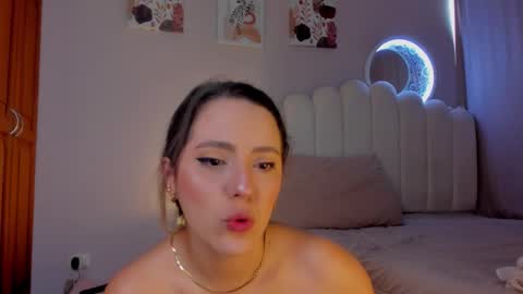 Snapshot of heymartina chatting on November 2025 02:19:01 PM Martina Ricci Show schedule Monday to Friday 8am colombia time I work some weekends online show from November 2025 02:19:01 PM