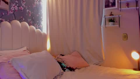 Snapshot of heymartina chatting on June 2026 02:06:02 PM Martina Ricci Show schedule Monday to Friday 8am colombia time I work some weekends online show from June 2026 02:06:02 PM