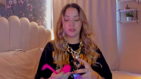 Snapshot of heymartina chatting on June 2026 02:49:02 PM Martina Ricci Show schedule Monday to Friday 8am colombia time I work some weekends online show from June 2026 02:49:02 PM