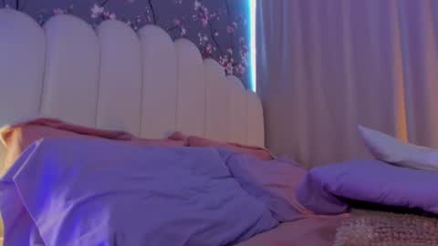 Snapshot of heymartina chatting on July 2026 03:42:02 PM Martina Ricci Show schedule Monday to Friday 8am colombia time I work some weekends online show from July 2026 03:42:02 PM