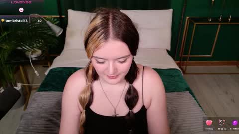 Snapshot of heymarybaby chatting on September 2025 07:23:01 AM Amazing Mary online show from September 2025 07:23:01 AM