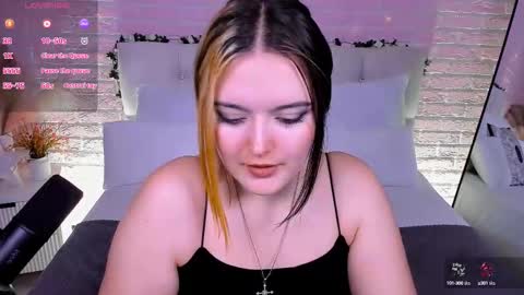 Snapshot of heymarybaby chatting on October 2025 11:08:02 AM Amazing Mary online show from October 2025 11:08:02 AM