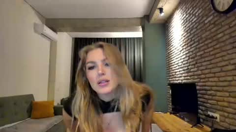 Snapshot of hi_lina chatting on July 2026 03:02:02 AM Hi lina online show from July 2026 03:02:02 AM