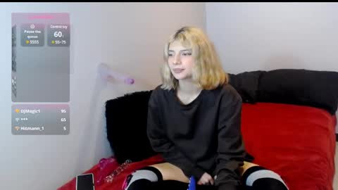 hi_scarlett online show from December 2024 01:49:02 PM