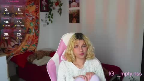 hi_scarlett online show from September 2025 06:43:02 PM
