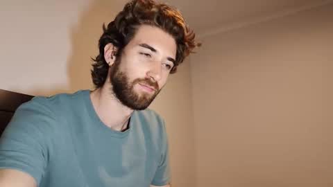 Snapshot of hiddengaze chatting on February 2026 11:55:01 AM HiddenGaze online show from February 2026 11:55:01 AM