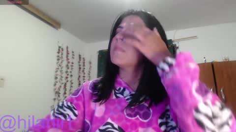 hilaril18 online show from April 2026 02:51:02 AM