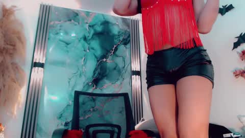 Hilary Avilan online show from September 2025 07:36:02 PM