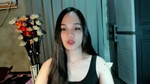 hilarymolly online show from April 2026 03:02:01 PM