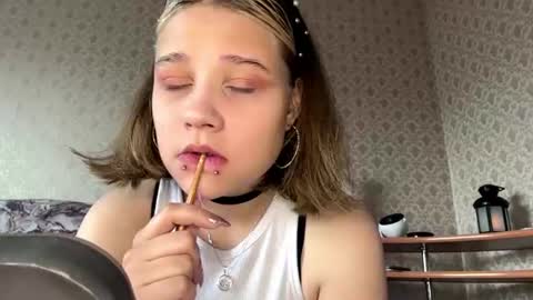 Snapshot of hildeconery chatting on June 2026 06:21:02 AM Julia online show from June 2026 06:21:02 AM