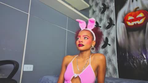  Hillary  online show from October 2025 06:26:01 AM