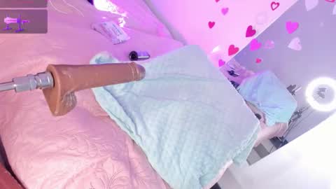  Hilary  online show from December 2025 08:28:02 PM