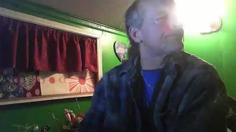 Snapshot of hippiedad333 chatting on February 2026 11:19:01 PM hippiedad333 online show from February 2026 11:19:01 PM