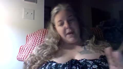 hippysnewhere online show from April 2026 08:52:02 AM