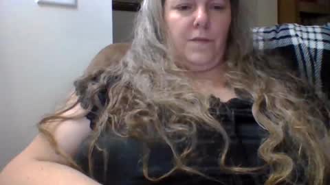 Snapshot of hippysnewhere chatting on May 2026 10:34:02 AM hippysnewhere online show from May 2026 10:34:02 AM