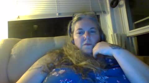 hippysnewhere online show from June 2026 04:47:02 AM