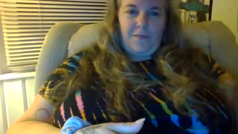 hippysnewhere online show from June 2026 01:30:02 AM