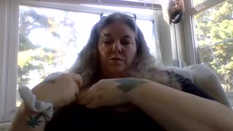 hippysnewhere online show from June 2026 08:54:01 PM