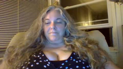 hippysnewhere online show from June 2026 07:02:01 AM