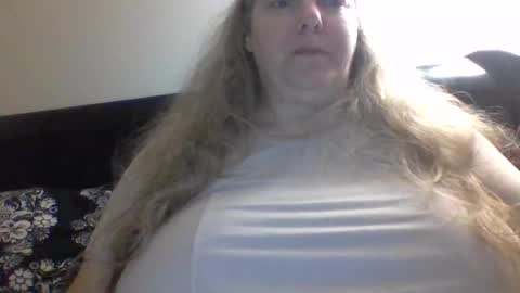 hippysnewhere online show from July 2026 08:50:02 AM