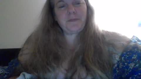 hippysnewhere online show from July 2026 04:15:01 AM