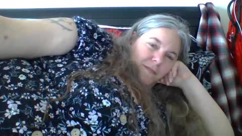 hippysnewhere online show from July 2026 09:35:01 PM