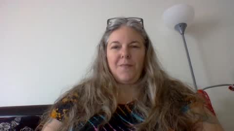hippysnewhere online show from July 2026 09:56:02 PM