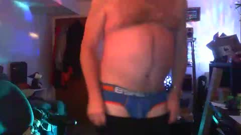 Snapshot of hobbes80 chatting on December 2024 05:11:02 AM hobbes80 online show from December 2024 05:11:02 AM