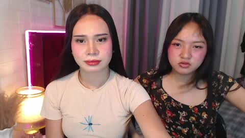 hoelymolly online show from April 2026 06:09:01 PM