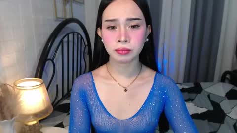 hoelymolly online show from May 2026 05:58:02 AM