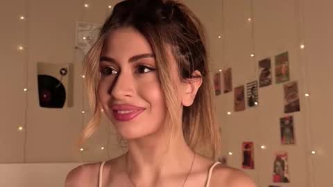 Moni Monica online show from October 2025 08:13:01 AM