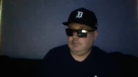 Snapshot of holden_minutz chatting on May 2026 11:08:02 AM holden_minutz online show from May 2026 11:08:02 AM