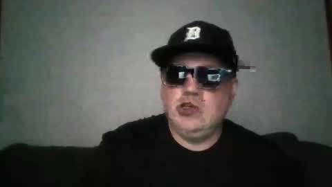 Snapshot of holden_minutz chatting on June 2026 06:38:02 AM holden_minutz online show from June 2026 06:38:02 AM