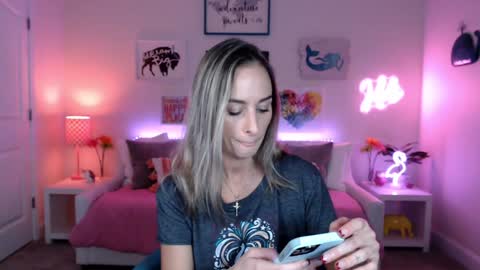 Holi Hurricane online show from October 2025 03:07:01 AM