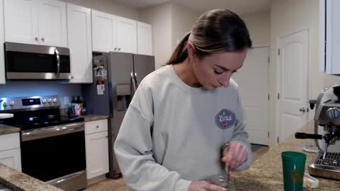 Holi Hurricane online show from November 2025 03:49:02 AM