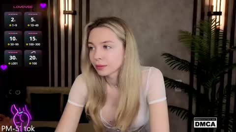 Snapshot of holl1would chatting on April 2026 07:48:01 PM My social media links subscribe to support me online show from April 2026 07:48:01 PM