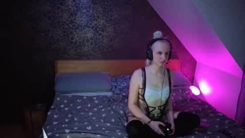 holliesdollies90 online show from February 2026 07:46:01 PM