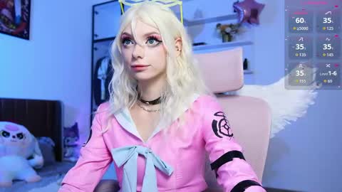 Snapshot of holliwould_ chatting on May 2026 12:13:01 PM Holli online show from May 2026 12:13:01 PM
