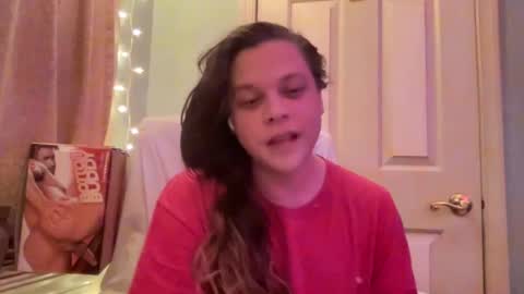 Snapshot of holly23hopefull chatting on December 2024 03:17:02 AM Hollys Drive threw Side Of CB. online show from December 2024 03:17:02 AM