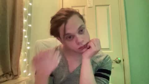 Snapshot of holly23hopefull chatting on December 2024 04:33:02 AM Hollys Drive threw Side Of CB. online show from December 2024 04:33:02 AM