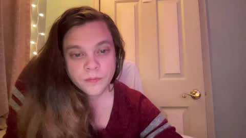 Snapshot of holly23hopefull chatting on December 2024 03:44:01 AM Hollys Drive threw Side Of CB. online show from December 2024 03:44:01 AM